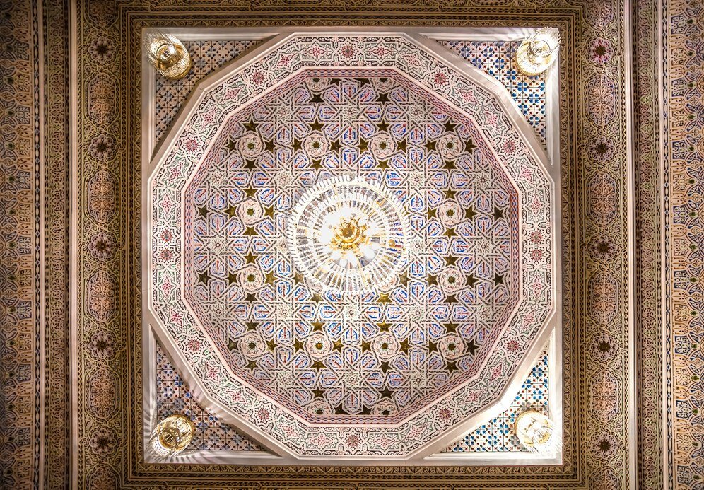 beautiful-ceiling-with-islamic-traditional-religious-ornament